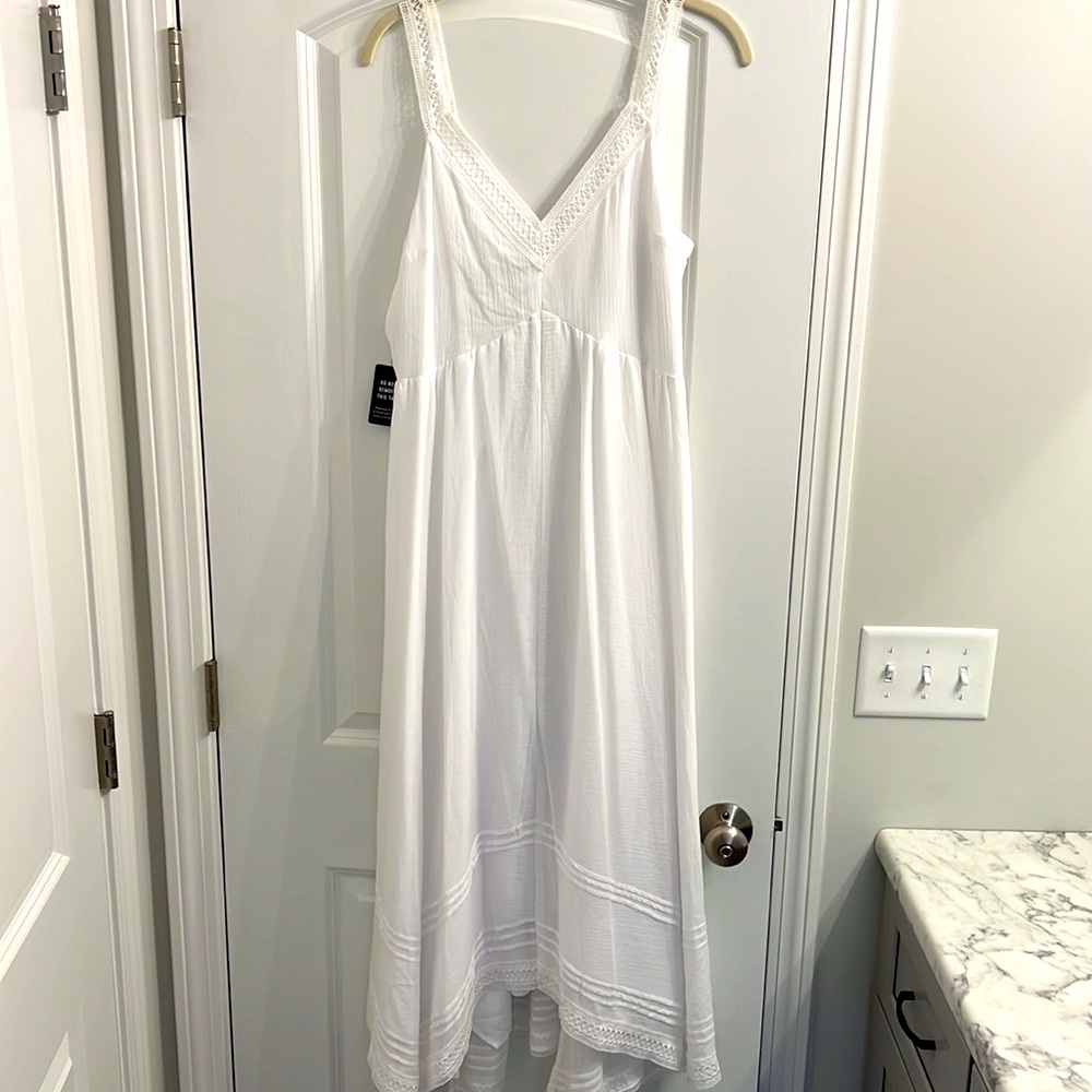 Express dress white dress size m NWT